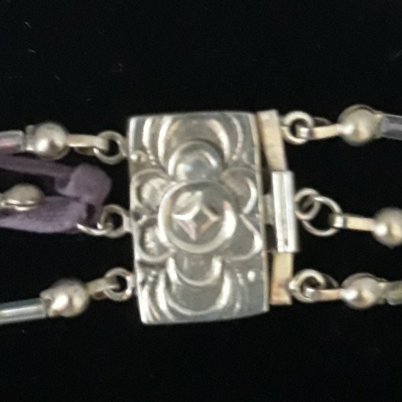 Pale pink pearl choker and earring set. - Picture 3 of 5